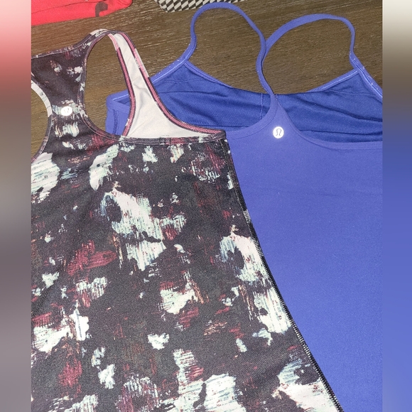 Lululemon tank top bundle~medium 8/10. - Picture 3 of 16
